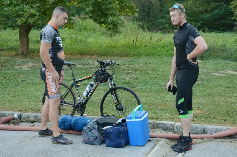 U SISKU STARTAO MARATON ZA VATROGASCE POGINULE NA KORNATIMA: Dugačak je 320 km, sudjeluju i biciklisti vatrogasci