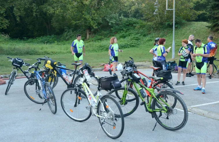 U SISKU STARTAO MARATON ZA VATROGASCE POGINULE NA KORNATIMA: Dugačak je 320 km, sudjeluju i biciklisti vatrogasci