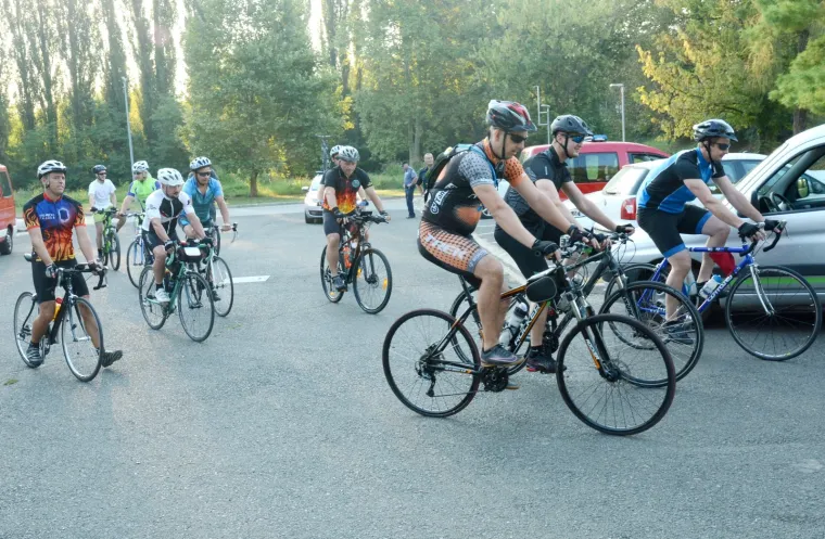 U SISKU STARTAO MARATON ZA VATROGASCE POGINULE NA KORNATIMA: Dugačak je 320 km, sudjeluju i biciklisti vatrogasci