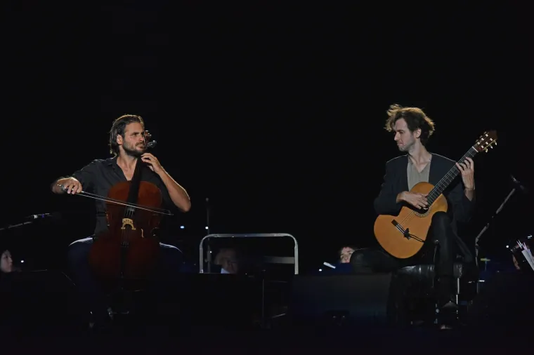 Stjepan Hauser s prijateljima je sinoć održao koncert u prepunoj pulskoj Areni. Na&scaron; violončelist rođen je upravo u Puli. Pogledajte kako je bilo.