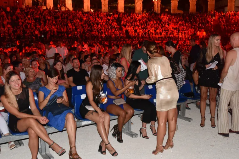 STJEPAN HAUSER S PRIJATELJIMA ODRŽAO KONCERT U RODNOM GRADU: Popularni čelist odao počast Oliveru