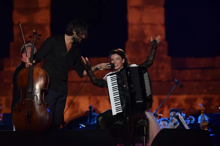 STJEPAN HAUSER S PRIJATELJIMA ODRŽAO KONCERT U RODNOM GRADU: Popularni čelist odao počast Oliveru