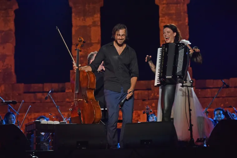 STJEPAN HAUSER S PRIJATELJIMA ODRŽAO KONCERT U RODNOM GRADU: Popularni čelist odao počast Oliveru