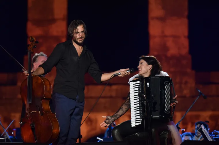 STJEPAN HAUSER S PRIJATELJIMA ODRŽAO KONCERT U RODNOM GRADU: Popularni čelist odao počast Oliveru