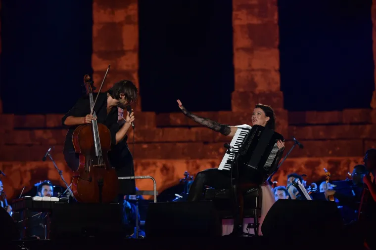 STJEPAN HAUSER S PRIJATELJIMA ODRŽAO KONCERT U RODNOM GRADU: Popularni čelist odao počast Oliveru