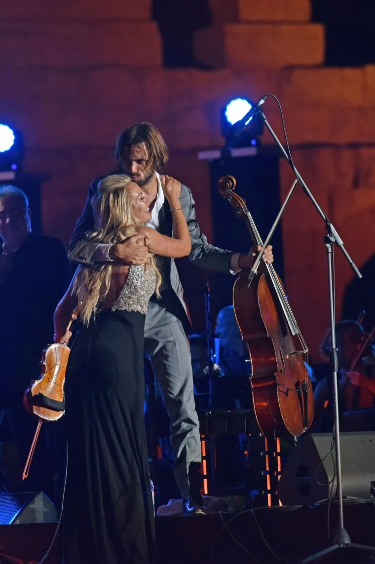 STJEPAN HAUSER S PRIJATELJIMA ODRŽAO KONCERT U RODNOM GRADU: Popularni čelist odao počast Oliveru