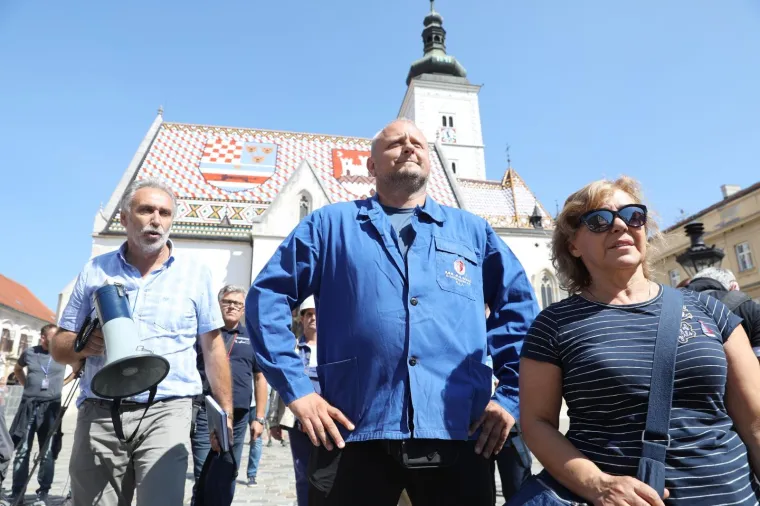 PROSVJED &Scaron;KVERANA ZA SVOJE PLAĆE: Na Markovom trgu traže ostavku Uprave