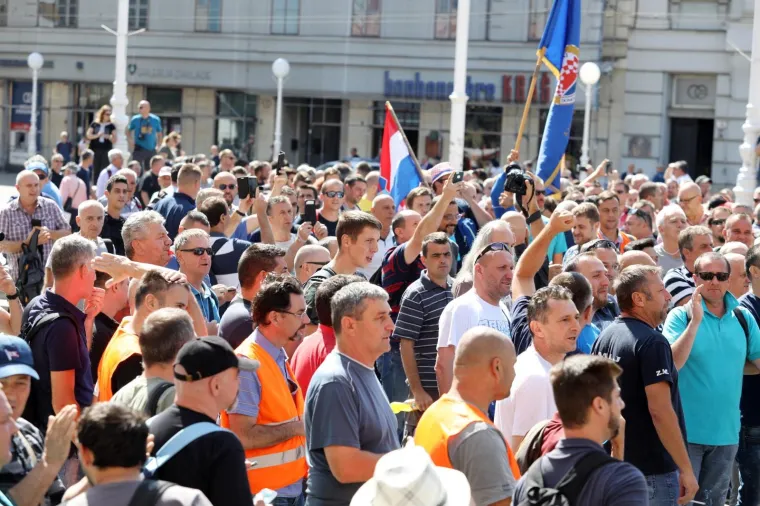 Prosvjed radnika Uljanika u Zagrebu