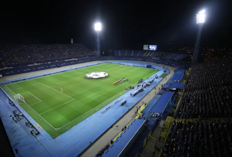 Stadion Maksimir dočekao je veliku Dinamovu utakmicu, borbu za Ligu prvaka. Navijači su nahrupili, Dinamo i Young Boysi igraju u odličnoj atmosferi.