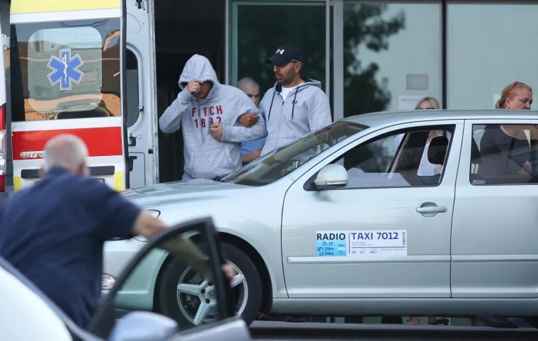 Kako javlja reporterka RTL-a, Kamenički je iz bolnice odveden u policijsku postaju u Heinzelovu gdje ga čeka kriminalističko istraživanje.