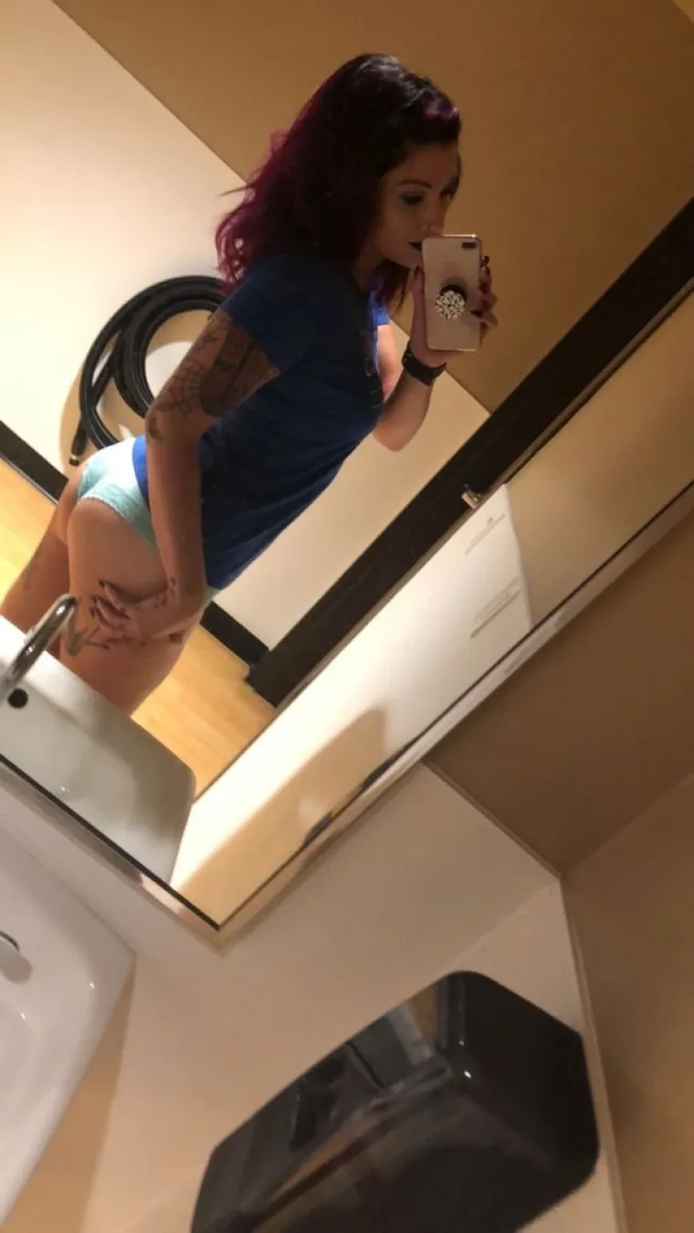 NA POSLU SE OSJEĆAJU KAO KOD KUĆE: Ne kažemo da su vrhunske u onome &scaron;to rade nego da se skidaju na radnom mjestu