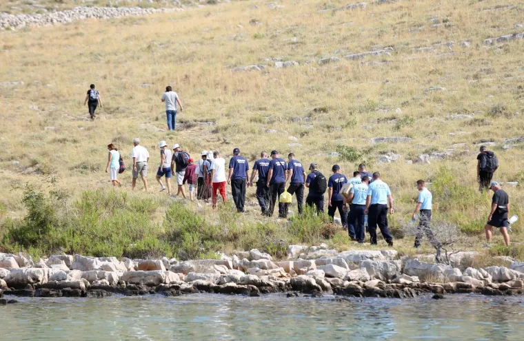 Na otoku Kornatu obilježena je 11. obljetnica stradanja 12 vatrogasaca iz &Scaron;ibenika, Vodica i Tisnog.