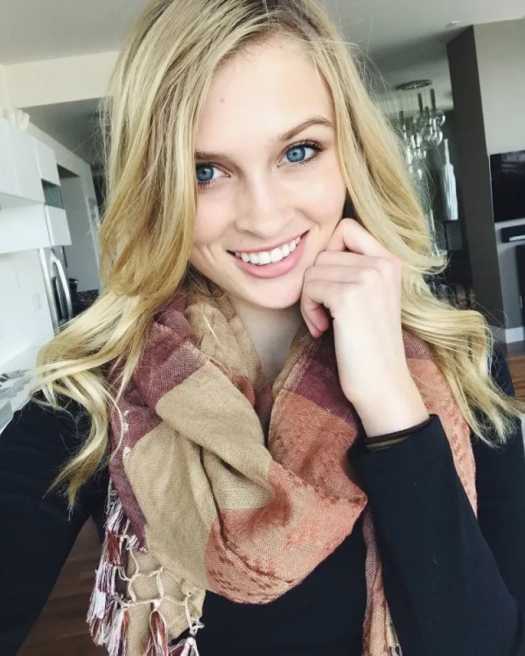 PRAVI ADUTI: Uporono u prvi plan izbacuju guze i grudi, a svi im i dalje govore da su slatke