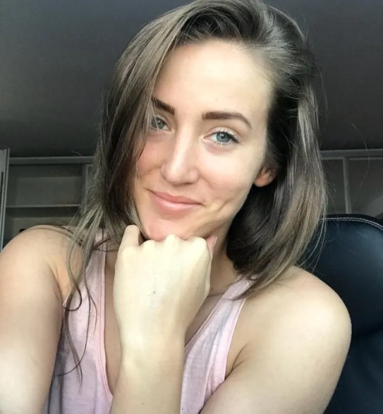 PRAVI ADUTI: Uporono u prvi plan izbacuju guze i grudi, a svi im i dalje govore da su slatke