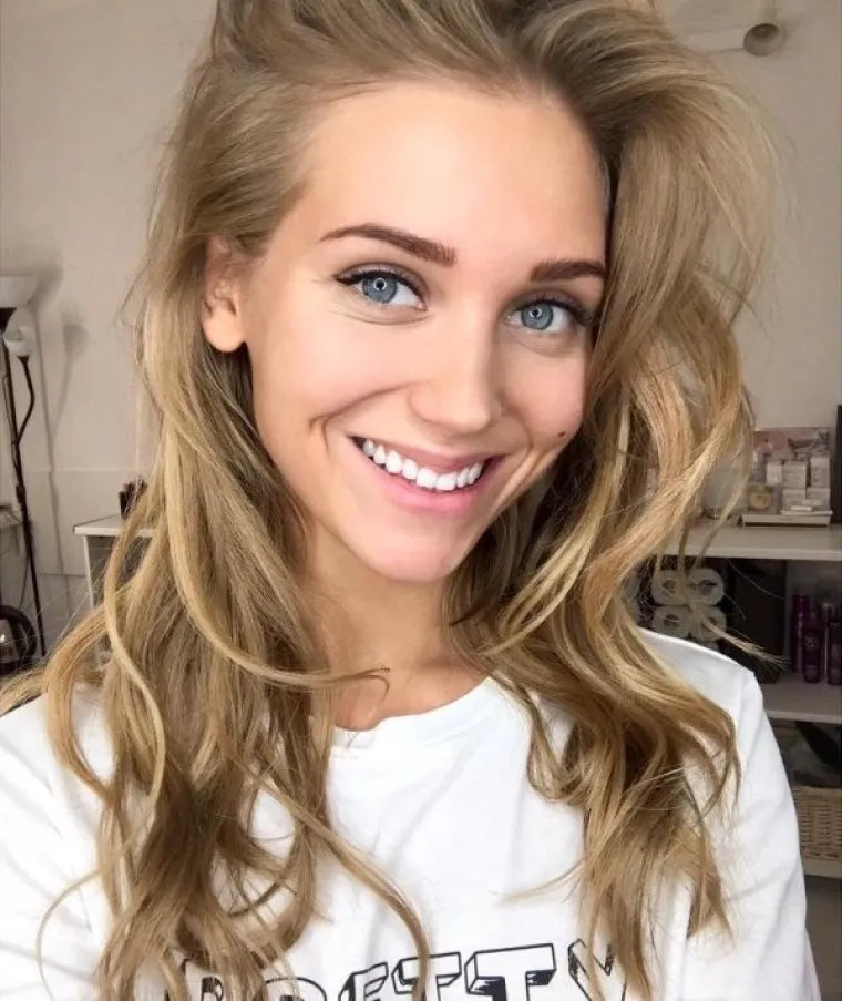 PRAVI ADUTI: Uporono u prvi plan izbacuju guze i grudi, a svi im i dalje govore da su slatke