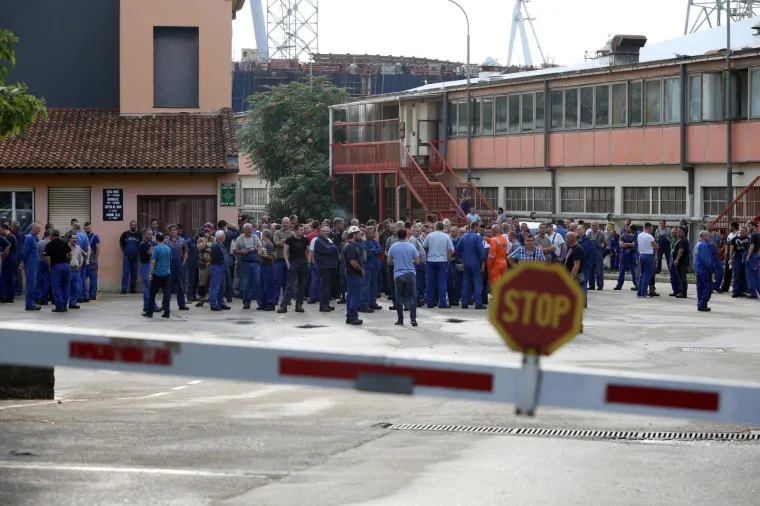 I dalje u &scaron;trajku: Radnici 3. maja blokirali ulaz u brodogradili&scaron;te