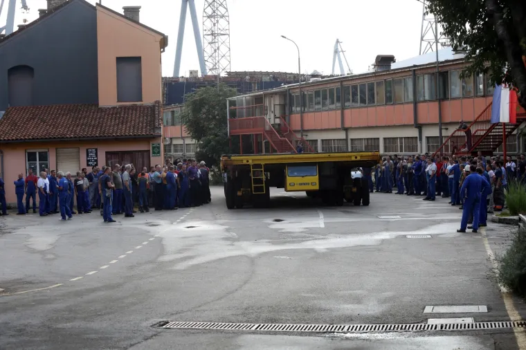 I dalje u &scaron;trajku: Radnici 3. maja blokirali ulaz u brodogradili&scaron;te