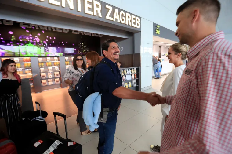 Stigao fotoreporter AFP-a Yuri Cortez kojeg su Vatreni u slavlju oborili