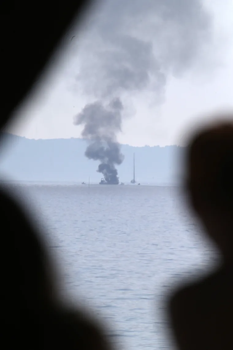 Požar na brodu u Bračkom kanalu