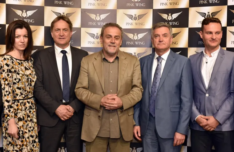 Kalmeta i Bandić spremno su sponzorirali Pink Wing...