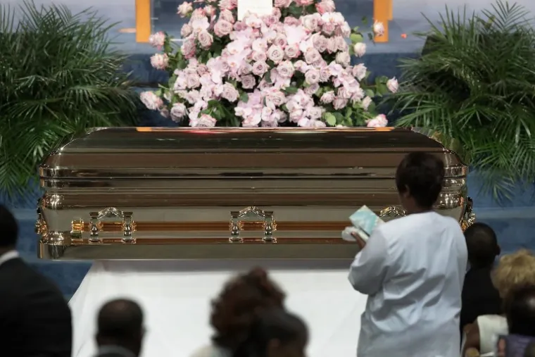 DETROIT, MI - AUGUST 31: Guests attend the funeral for Aretha Franklin at the Greater Grace Temple on August 31, 2018 in Detroit, Michigan. Franklin died at the age of 76 at her home in Detroit on August 16.   Scott Olson/Getty Images/AFP
