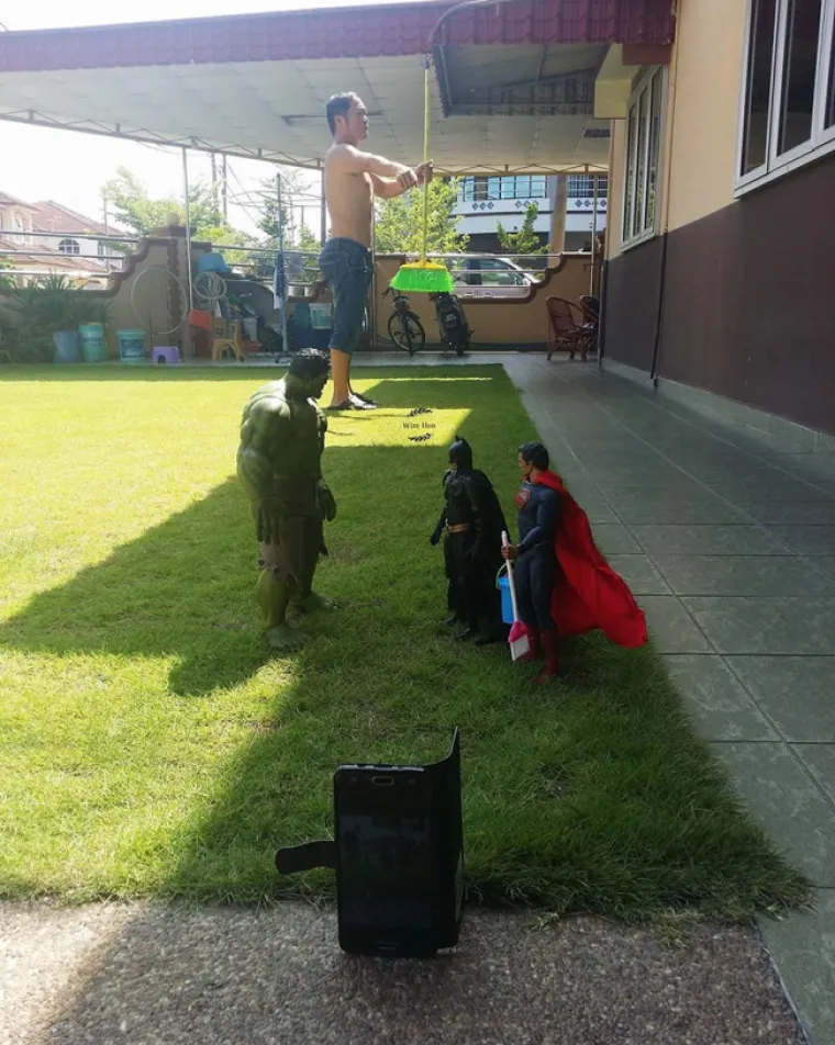 DEADPOOL MU PERE TERASU, A SPIDERMAN VE&Scaron;: Fotograf se poigrao Marvelovim junacima, žena nije ba&scaron; sretna Crnom udovicom