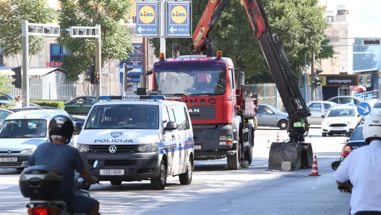 FOTO Užas u Splitu: Kamionom oborio pje&scaron;aka i vukao ga 20-ak metara