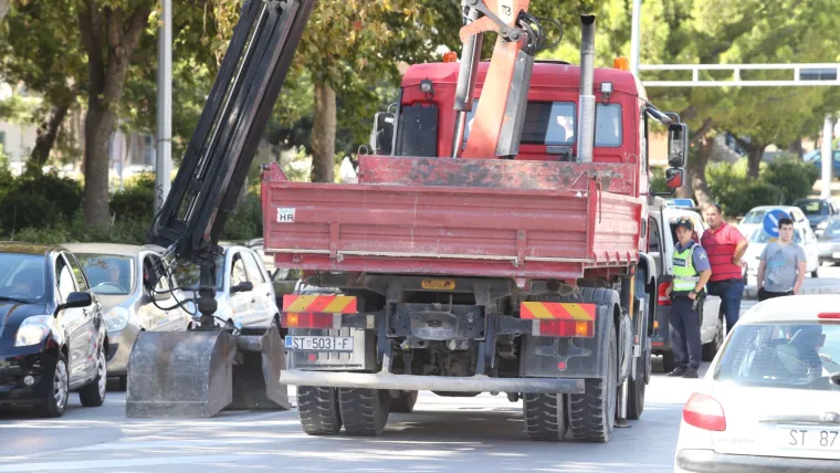 FOTO Užas u Splitu: Kamionom oborio pje&scaron;aka i vukao ga 20-ak metara