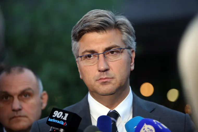 Plenković dao izjavu nakon zavr&scaron;ene sjednice Predsjedni&scaron;tva i Nacionalnog vijeća HDZ-a