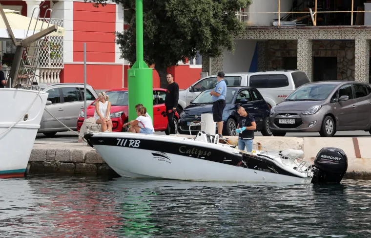 FOTO Jablanac: Očevid u luci nakon sudara turističkog broda i glisera