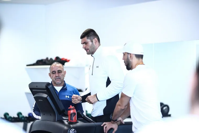 SVE JE SPREMNO ZA SUBOTNJI SPEKTAKL: Hrgović odradio trening uoči meča sa Mansourom