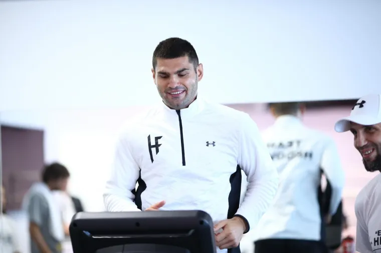 SVE JE SPREMNO ZA SUBOTNJI SPEKTAKL: Hrgović odradio trening uoči meča sa Mansourom