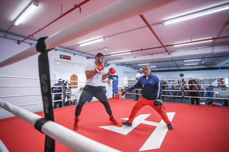 SVE JE SPREMNO ZA SUBOTNJI SPEKTAKL: Hrgović odradio trening uoči meča sa Mansourom