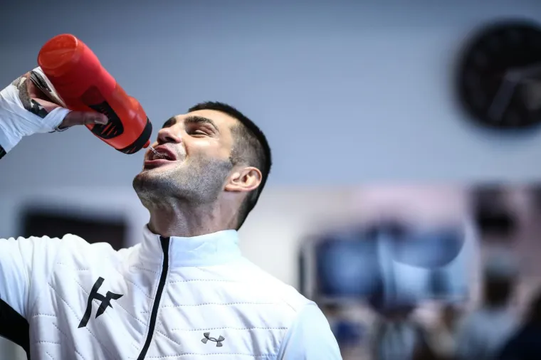 SVE JE SPREMNO ZA SUBOTNJI SPEKTAKL: Hrgović odradio trening uoči meča sa Mansourom