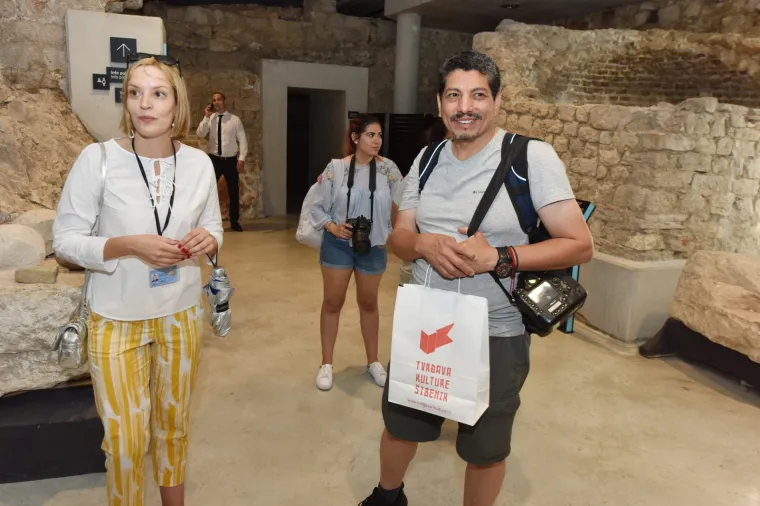 AFP-OV FOTOGRAF KOJI SE VESELIO S VATRENIMA GOSTUJE NA JADRANU: S obitelji obišao šibenske znamenitosti