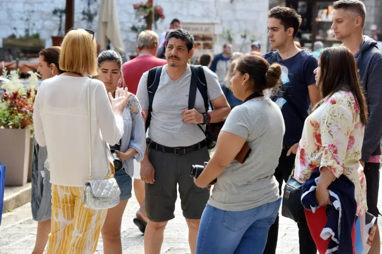 AFP-OV FOTOGRAF KOJI SE VESELIO S VATRENIMA GOSTUJE NA JADRANU: S obitelji obi&scaron;ao &scaron;ibenske znamenitosti