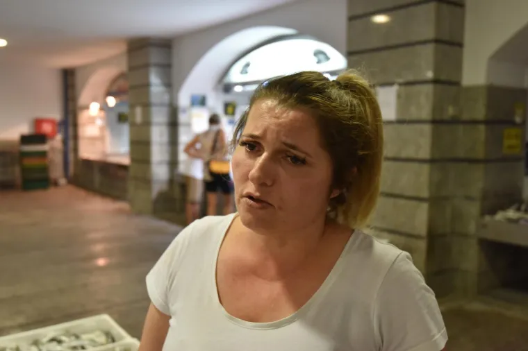 UŽAS U PULSKOJ RIBARNICI: Na prodavačicu bacila solnu kiselinu ljutita zbog prodane ribe