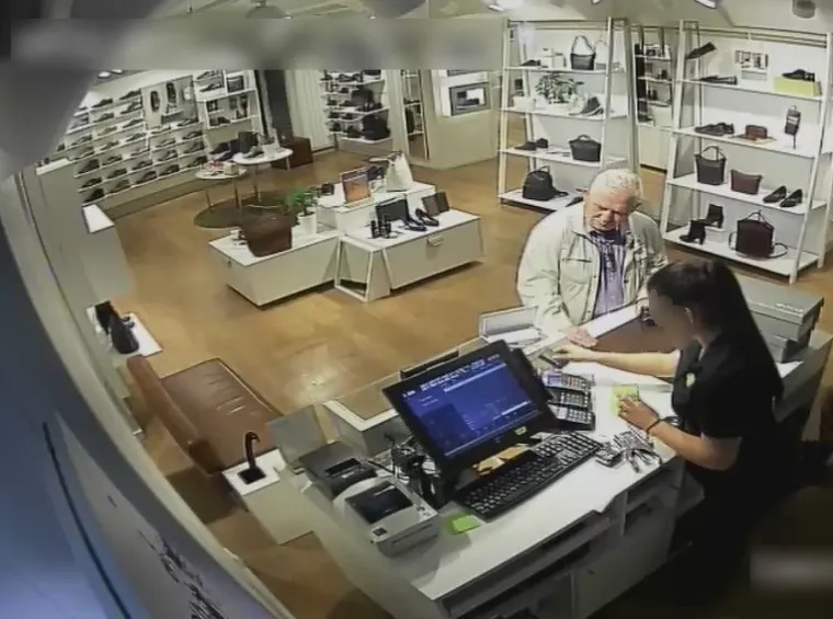 Policija traga za dvojicom gospodina: Odradili su dobar &scaron;oping i sve platiti tuđom karticom