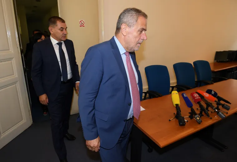 Suđenje Milanu Bandiću, Ivici Lovriću i Zdenki Palac u predmetu &scaron;tandovi