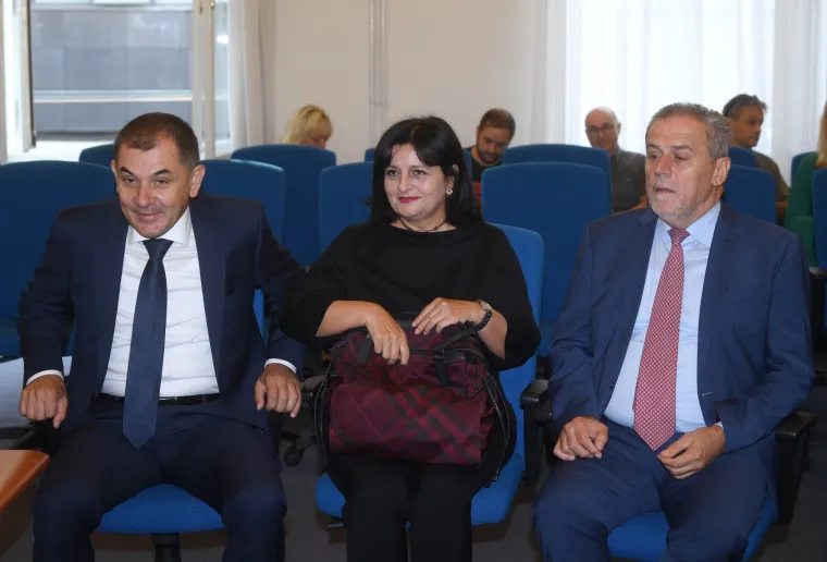 Suđenje Milanu Bandiću, Ivici Lovriću i Zdenki Palac u predmetu &scaron;tandovi