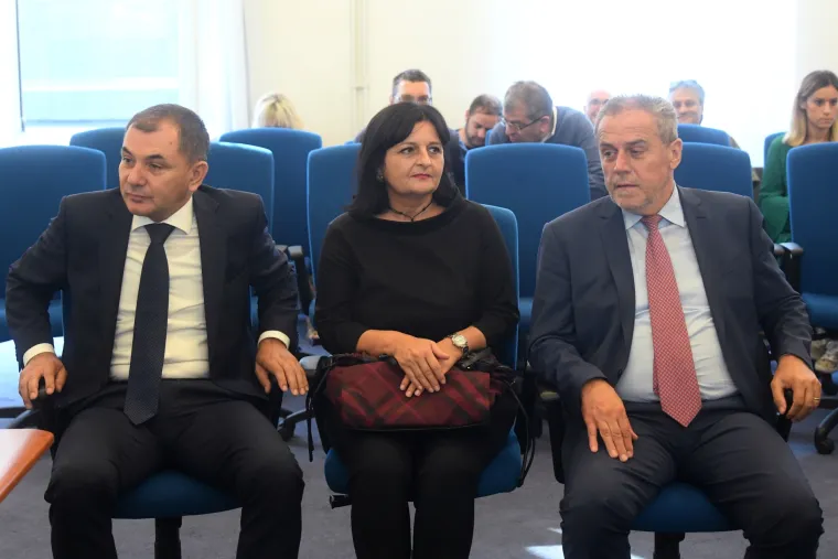 Suđenje Milanu Bandiću, Ivici Lovriću i Zdenki Palac u predmetu &scaron;tandovi