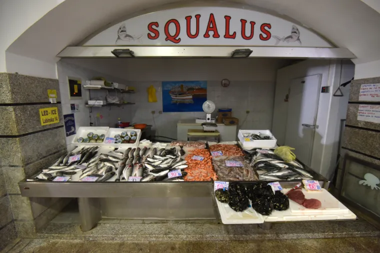 Užas na pulskoj ribarnici: Ženu i njezinu kćer na &scaron;tandu zalila solnom kiselinom