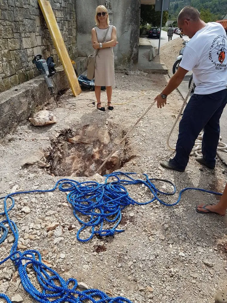 Na Korčuli sadili lipu pa otkrili jamu duboku 35 metara