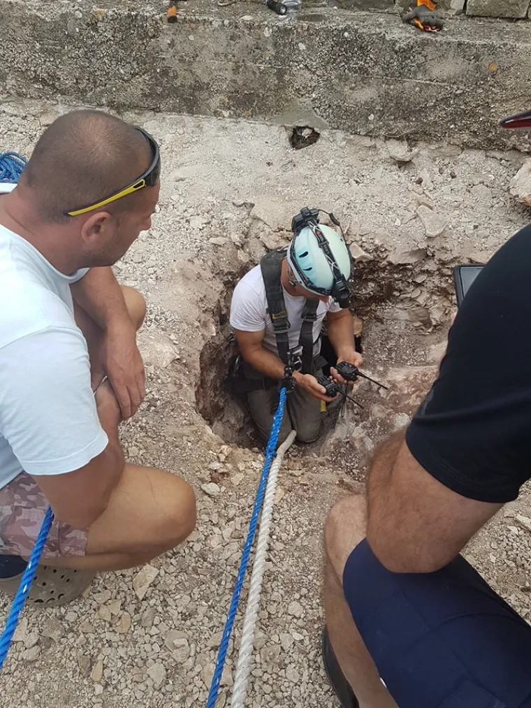 Na Korčuli sadili lipu pa otkrili jamu duboku 35 metara