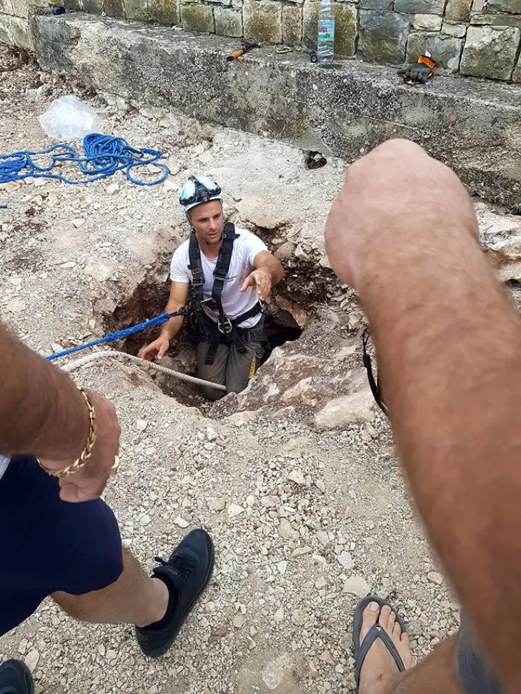 Na Korčuli sadili lipu pa otkrili jamu duboku 35 metara