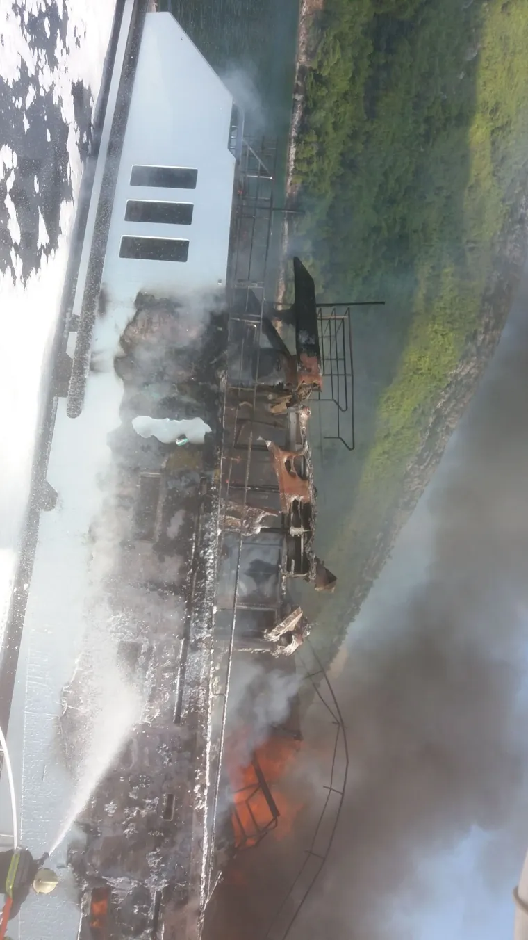 PLANULA JAHTA KOD DUBROVNIKA: Spa&scaron;eno 13 ljudi, pogledajte kako izgleda pakao na moru