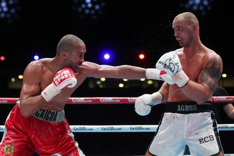 Zagreb je večeras na boksačkoj karti svijeta. U Areni su u tijeku predborbe, u i&scaron;čekivanju glavnog meča večeri - dvoboja Filipa Hrgovića i Amira Mansoura.