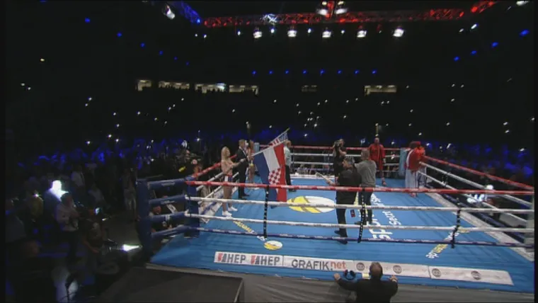 Marko Perković Thomposon ostvario želju Filipu i u ringu otpjevao pjesmu 'Geni kameni'