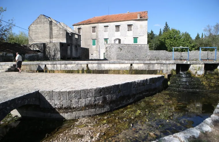 Nakon potresa presu&scaron;ila je rijeka Vrljika