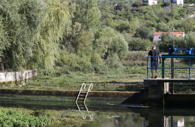 Nakon potresa presu&scaron;ila je rijeka Vrljika
